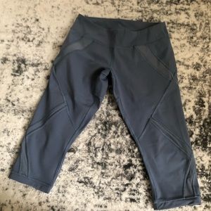 Lululemon cropped size 6 slate blue